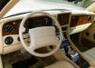 Bentley Azure 1996 года - передняя панель и рулевое колесо