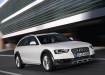 Audi A4 Allroad Quattro едет
