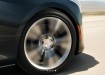 Cadillac CTS - колесо в движении крупным планом