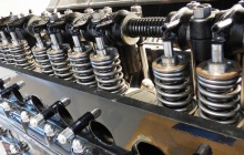 Что проверить, если стучит двигатель?