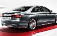 Audi S8 - вид сзади