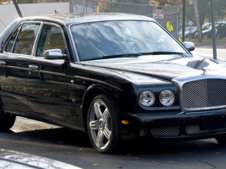 Роскошный автомобиль Bentley Arnage